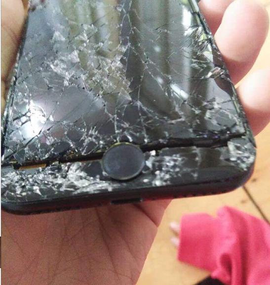 蘋果7嚴重損壞